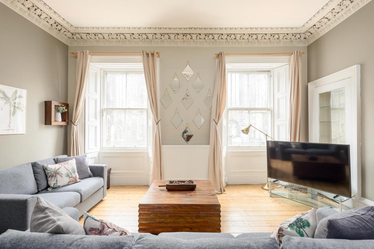 2 Bed Old Town Apartment - Next To Castle Edinburg Exteriör bild
